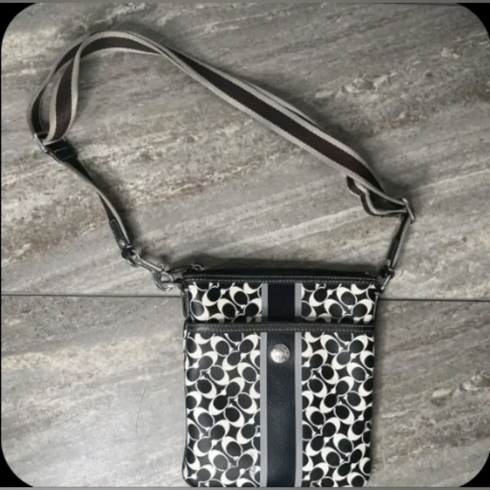 COACH Heritage Vintage Black White Signature Monogram Crossbody Bag Purse